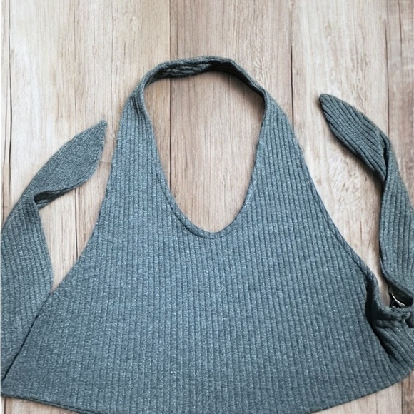 Free People Beach Gray Ribbed Knit Cropped Halter Top Size Large NWOT - Picture 2 of 6
